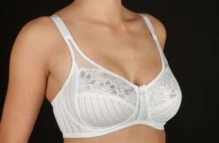Reggiseno Senza Ferretto In Pizzo E Tulle Coppa C Selene Art. Scarlet -Stile Intimo Negozio scarlett blanco 17w0163 web